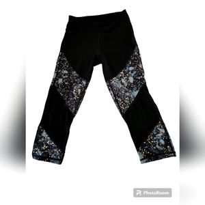 Zobha decorative athletic Capri  leggings women's sz XS Black, silver